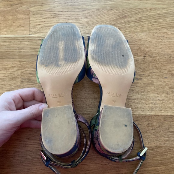 Satin floral heels with ankle strap - Picture 4 of 4